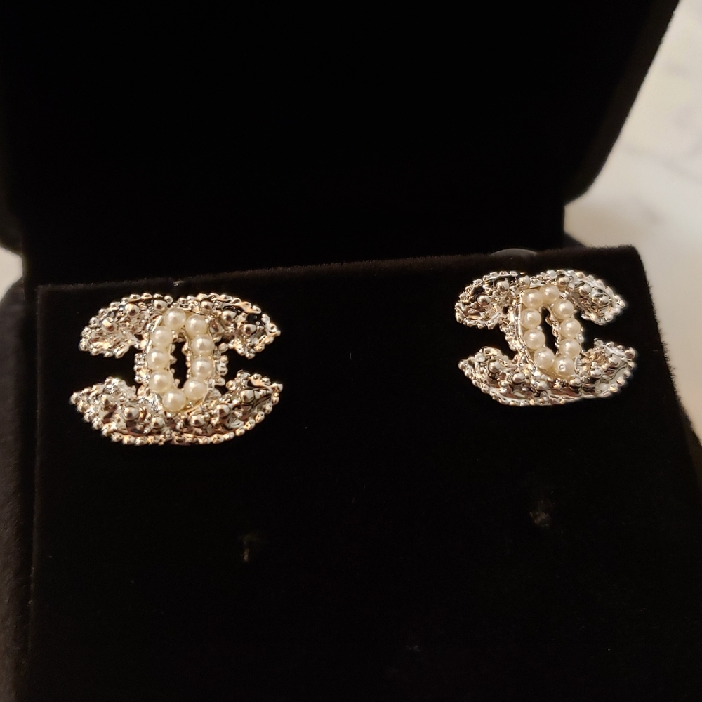 Vintage Coco Chanel small pearl silver earrings